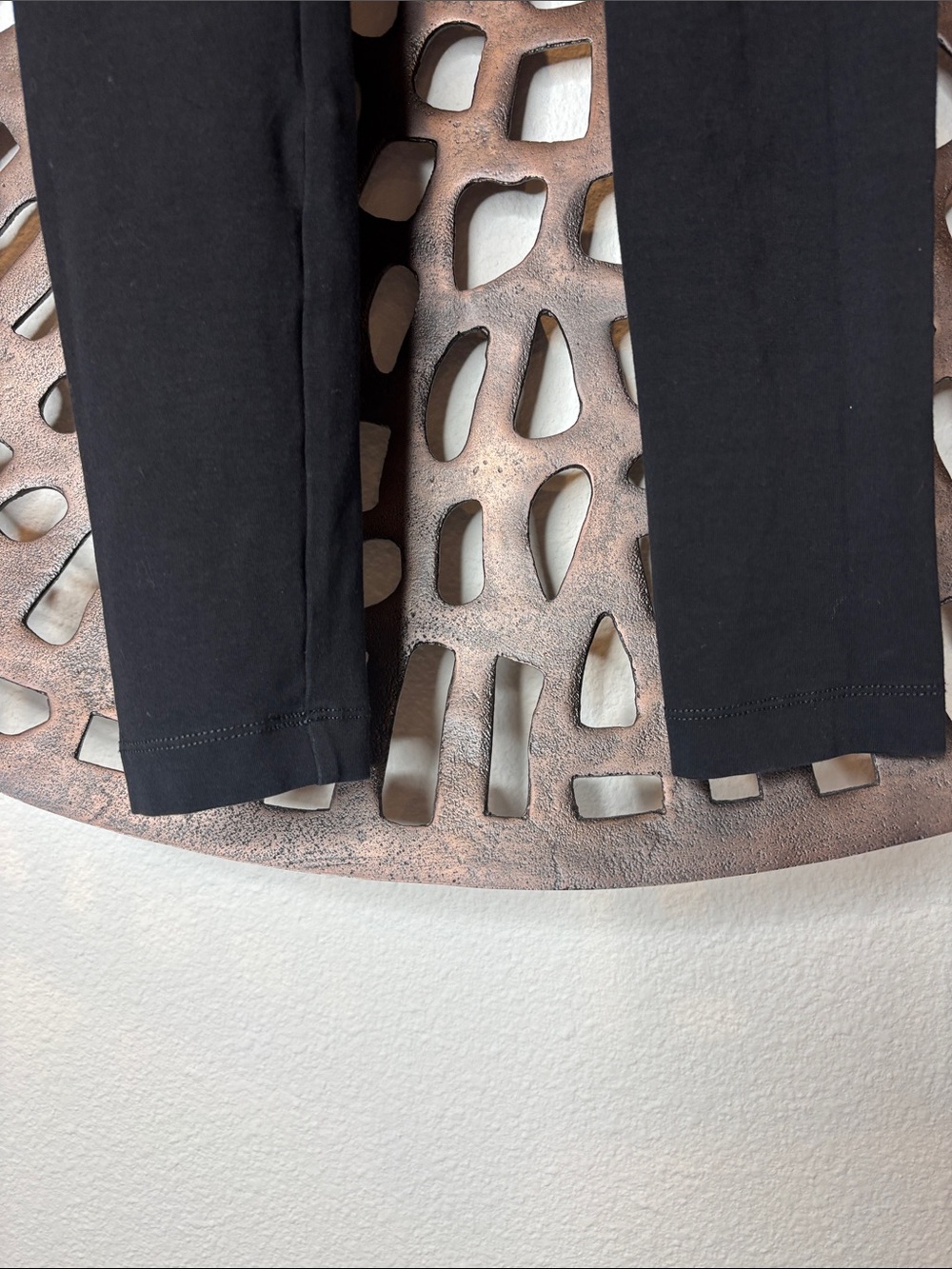 🖤Lou & Grey LOFT Black Stretch Leggings XS Soft Everyday Fit ZAthleisure Soft🖤 - Picture 3 of 10